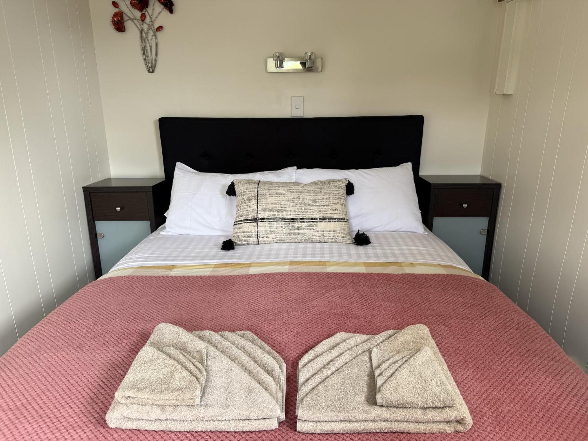 Picton'S Waikawa Bay Holiday Park Екстер'єр фото